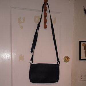 Lipault | 100% Cow Leather Elegant Black Crossbody Bag